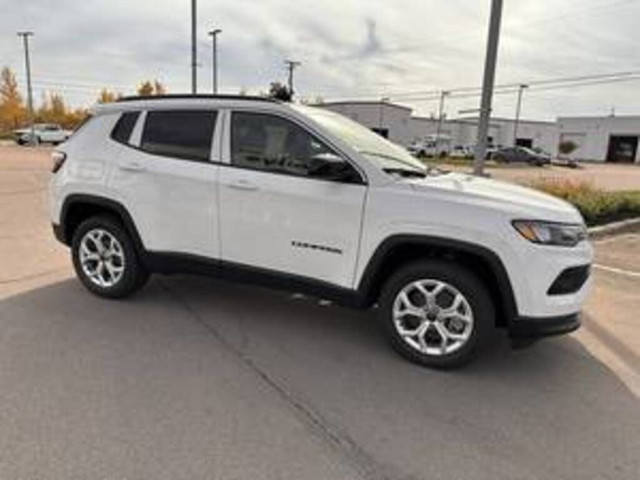 2025 Jeep Compass North 4x4! BACKUP CAMERA! AUTOSTART! in Cars & Trucks in Moncton - Image 2