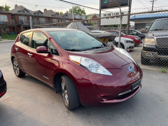 2017 Nissan Leaf SV *ONE OWNER, FULL SERVICE RECORDS, NAV* in Cars & Trucks in Hamilton - Image 3
