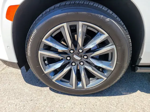 2024 Cadillac Escalade dans Autos et camions dans Peterborough - Image 9