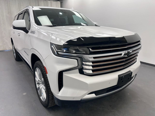 2022 Chevrolet Suburban High Country 6.2L 8CYL | HEATED & VEN... in Cars & Trucks in Lethbridge