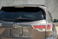 This 2015 Toyota Highlander XLE with 189,759 kilometres on the odometer combines spacious versatilit... (image 3)