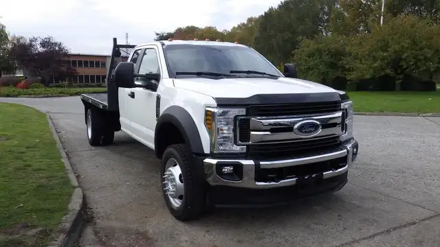 2019 ford F-550 11 Foot Flat Deck 4WD in Heavy Trucks in Richmond - Image 3