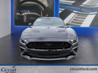 La Mustang GT Coupé Premium 2022 allie style iconique et équipements haut de gamme. Dotée de soupape... (image 1)