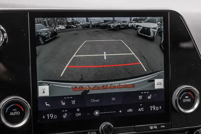 2022 Lexus NX NX 350h / camera / bluetooth / volant chauffant Bi in Cars & Trucks in Laval / North Shore - Image 5