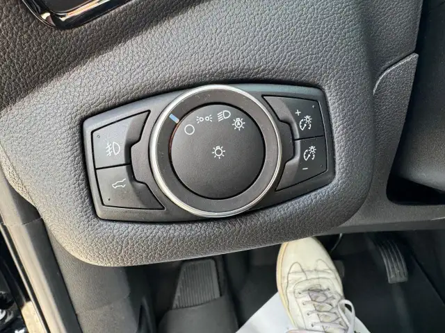 2017 Ford Escape TITANIUM! DEALER SERVICED! SUNROOF, HEATED SEAT in Cars & Trucks in Ottawa - Image 19