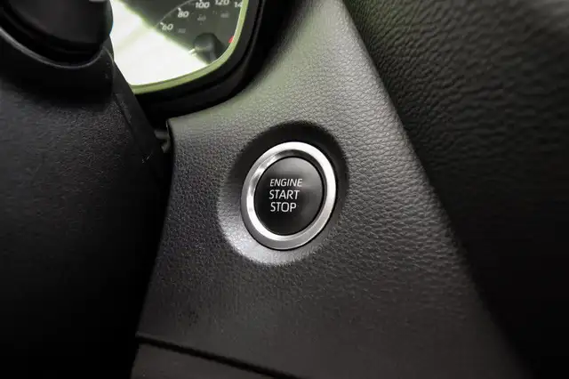 2024 Toyota Corolla LE • LOW MILEAGE • HEATED SEATS • LANE KEEP dans Autos et camions dans Kingston - Image 18