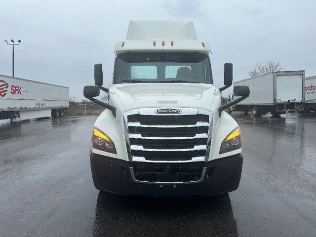 2019 Freightliner T12664ST in Heavy Trucks in Mississauga / Peel Region - Image 2
