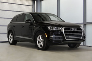 2019 Audi Q7 Komfort / Toit pano. / Hitch / Carplay /