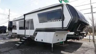 2025 Brinkley Model Z 2670Luxury Mid-Sized Fifth Wheels The All-New Brinkley Model Z – Mid-Sized Lux...