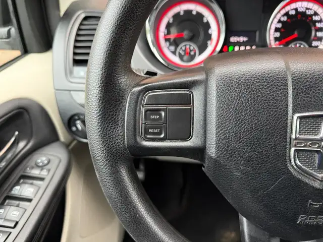 2012 Dodge Grand Caravan SXT | ONE OWNER | STOW N GO | MULTI-FUN in Cars & Trucks in Oshawa / Durham Region - Image 23