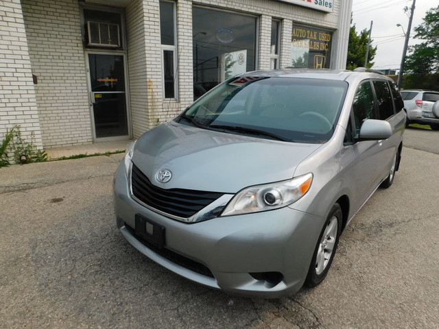  2011 Toyota Sienna LE 8-Passenger alloys backup camera low km in Cars & Trucks in City of Toronto