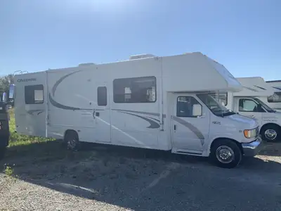 2001 THOR Chateau 31N – Class C Motorhome Overview This 2001 THOR Chateau 31N is a well-maintained a...