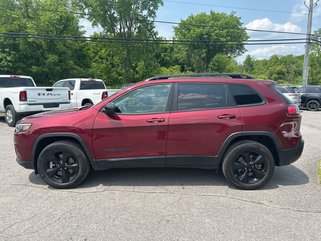 2022 Jeep Cherokee Altitude in Cars & Trucks in Ottawa - Image 4