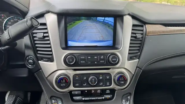 2019 GMC Yukon XL Denali in Cars & Trucks in Laval / North Shore - Image 19