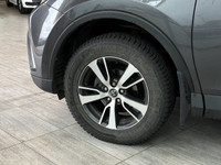 All Wheel Drive,Power Steering,Traction Control,Power Mirror(s),Tires - Rear All-Season,4-Wheel Disc... (image 4)