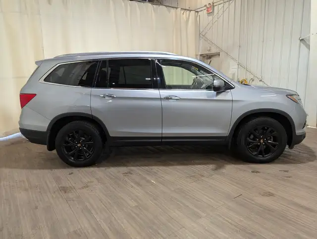 2018 Honda Pilot Touring No Accidents | Leather | Navigation dans Autos et camions dans Calgary - Image 9