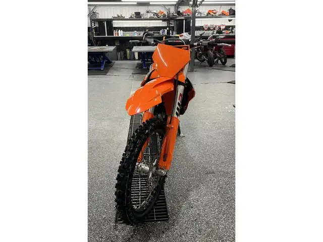 2025 KTM 450 SX-F in Dirt Bikes & Motocross in Granby - Image 8