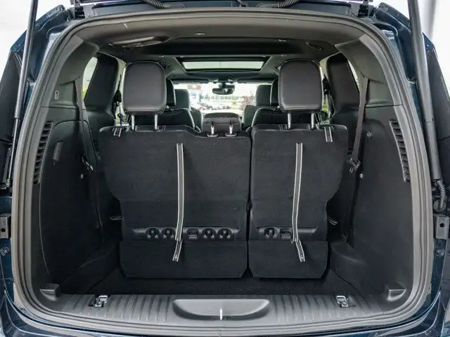 2025 Chrysler Pacifica Select in Cars & Trucks in Barrie - Image 9
