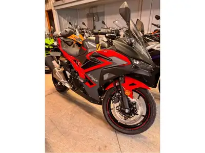 EN INVENTAIRE Rock Moto Sport Sherbrooke, Kawasaki, KTM, Cf Moto, Arctic Cat, Vespa, Piaggo, Aprilia...