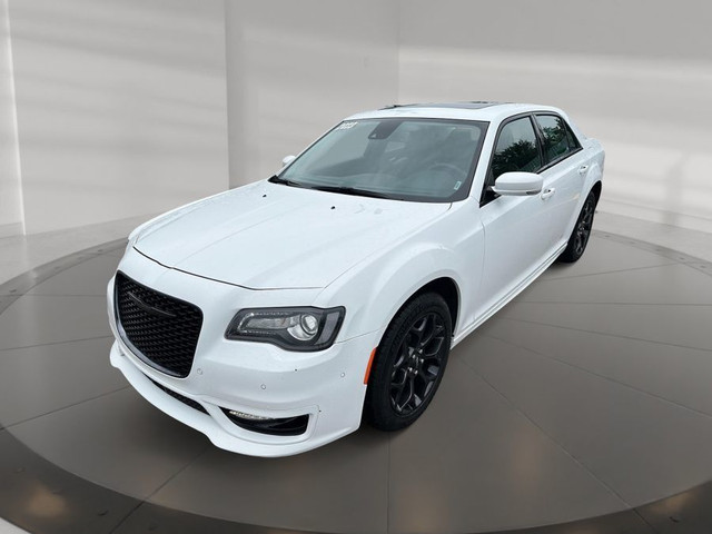 2023 CHRYSLER 300 TOURING L AWD in Cars & Trucks in Stratford - Image 2