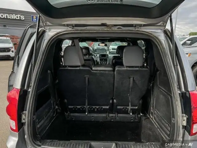 2019 Dodge Grand Caravan 35th Anniversary | Back-Up Camera | in Cars & Trucks in Strathcona County - Image 9