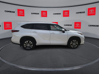 Low Mileage! Experience premium interior trimmings and impressive fuel economy in this class-leading... (image 8)