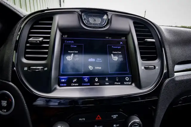 2022 Chrysler 300 S • SUNROOF • NAV • HEATED LEATHER • PREM. AUD in Cars & Trucks in Kingston - Image 26