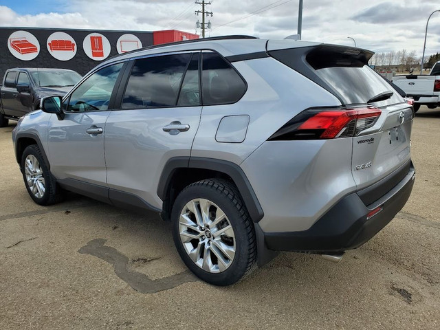  2019 Toyota RAV4 AWD XLE in Cars & Trucks in Strathcona County - Image 3