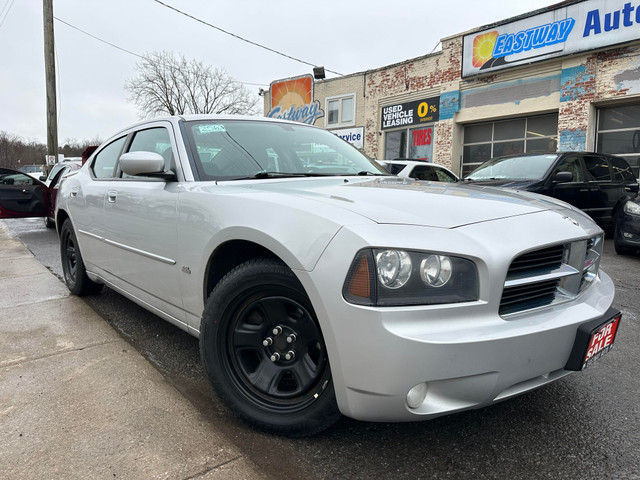 2010 Dodge Charger SXT in Cars & Trucks in St. Catharines - Image 2