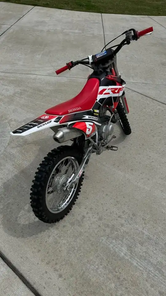  2017 HONDA CRF125F-RED! in Dirt Bikes & Motocross in Edmonton - Image 5