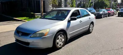 HONDA ACCORD LX, 4cyl, AUTOMATIQUE, Air climatise, 4portes, Tout equipe, Lecteur C/D, Mirroirs et vi...