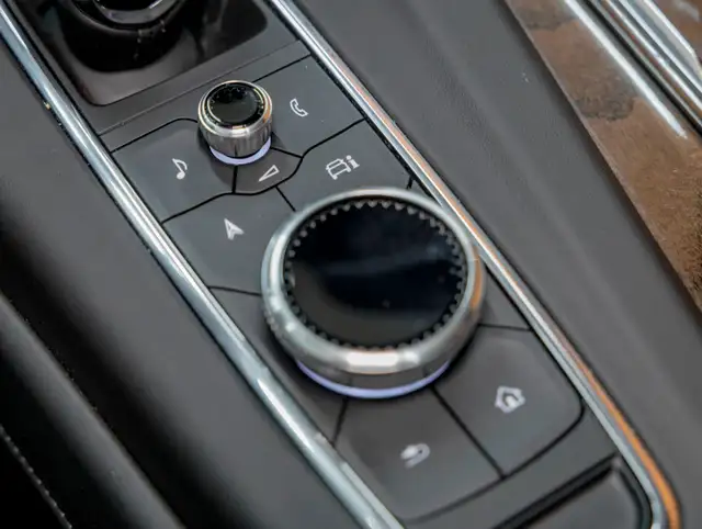 2024 Cadillac Escalade SPORT PLATINUM AWD *GR. ONYX* *SUPER CRUI in Cars & Trucks in Laurentides - Image 27