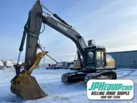 2022 Deere 300G LC Excavator N/A