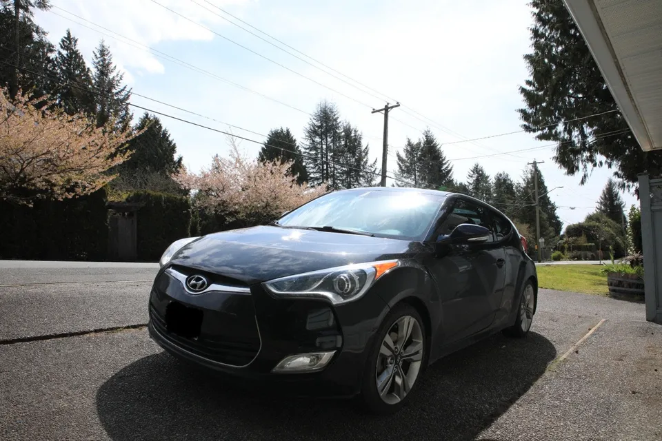 2014 Hyundai Veloster (with apple car play)