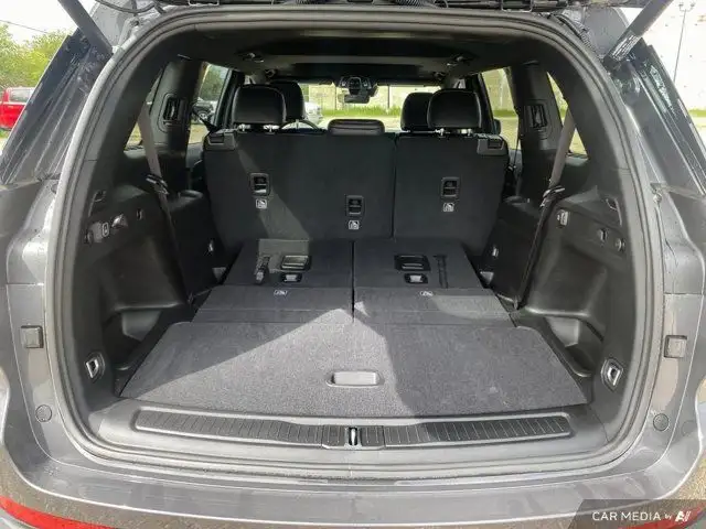 2025 Jeep Grand Cherokee L Altitude 4x4 Sunroof Nav Capable in Cars & Trucks in St. Albert - Image 16