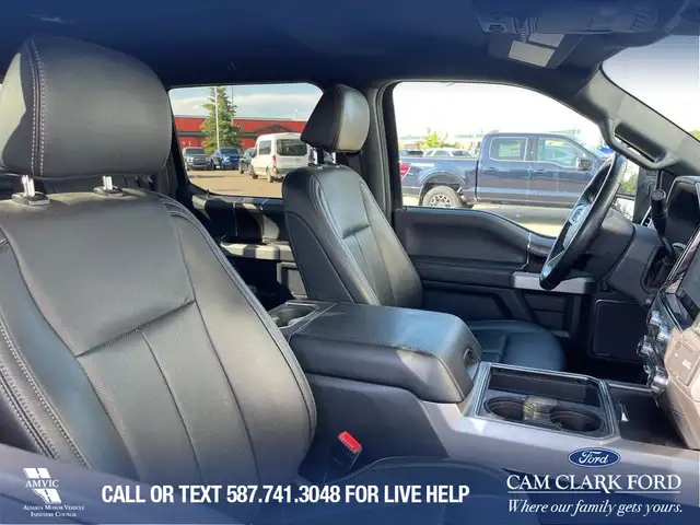 2022 Ford F-350 Lariat HEATED / COOLED SEATS | MOONROOF | REM... in Cars & Trucks in Red Deer - Image 9
