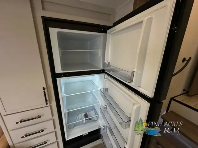 2025 Dutchmen RV Astoria 250RD (HALF TON TOWABLE) in Travel Trailers & Campers in Truro - Image 16