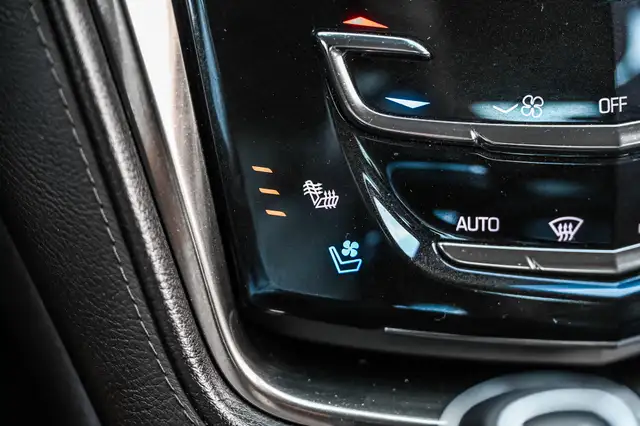 2018 Cadillac CTS Sedan Luxury AWD*Cuir*Bluetooth*Toit Ouvrant F in Cars & Trucks in City of Montréal - Image 17
