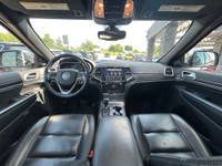 This JEEP GRAND CHEROKEE LIMITED, with a V6 Cylinder Engine engine, features a TRANSMISSION: 8-SPEED... (image 9)