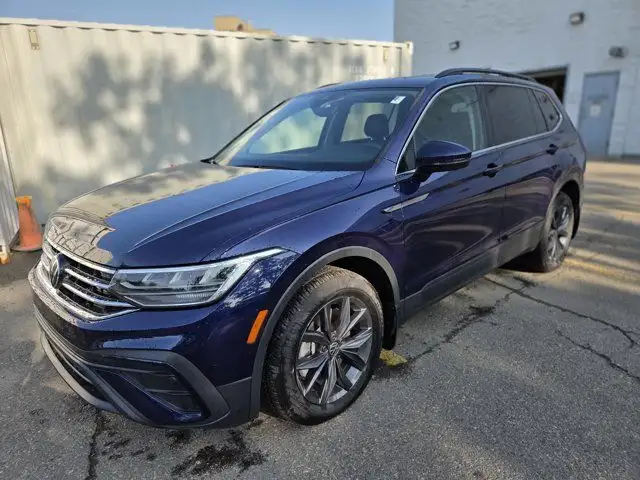 2022 Volkswagen Tiguan Comfortline in Cars & Trucks in Calgary - Image 10
