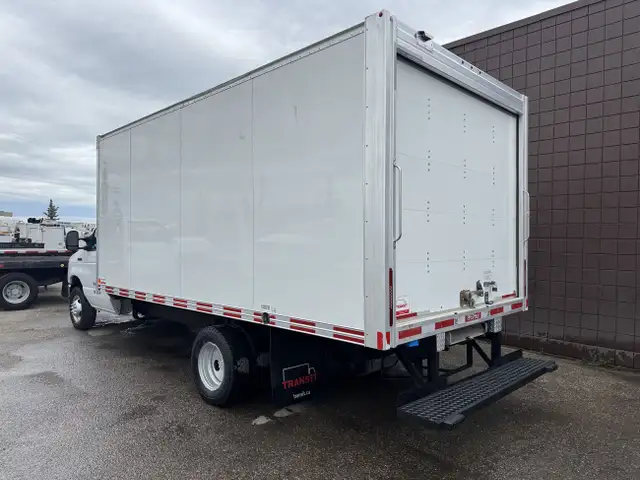 2021 Ford E-450 16FT Cube Van Cutaway DRW in Cars & Trucks in Calgary - Image 5