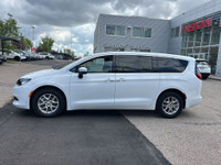 2022 CHRYSLER GRAND CARAVAN SXT - POWER LIFTGATE FEATURES INCLUDE - - Premium Cloth Interior - Power... (image 8)