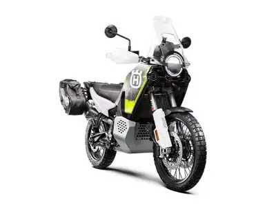 2025 Husqvarna NORDEN 901 EXPEDITION 55.51$/semaine (120 mois @ 7.99% + tx) Inclus tout les frais. T...
