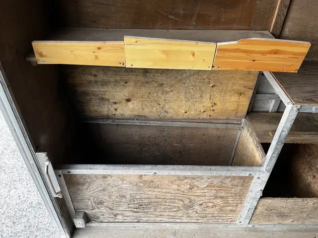 2008 Ram 5500 12 Foot Cube Van with Shelves in Heavy Trucks in City of Toronto - Image 24