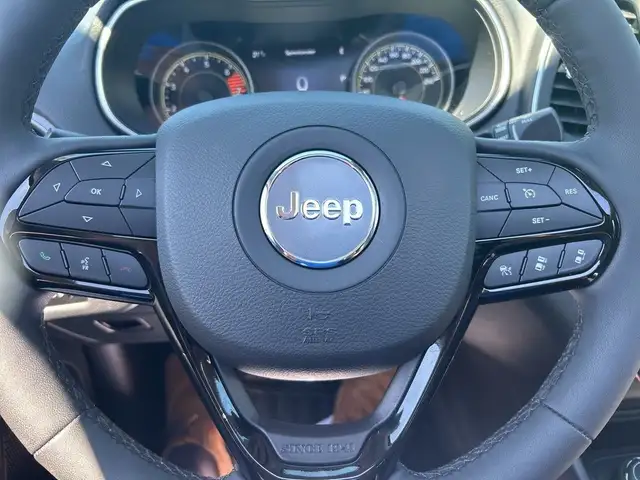2023 Jeep Cherokee Altitude dans Autos et camions dans Ottawa - Image 17