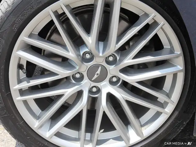 2020 Genesis G70 2.0T Advanced adaptive cruise control |nappa... in Cars & Trucks in London - Image 7