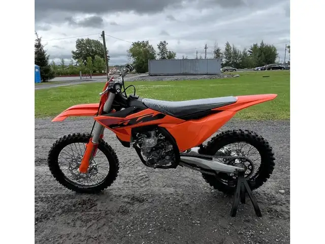 2025 KTM 250 SX-F in Dirt Bikes & Motocross in Granby - Image 5