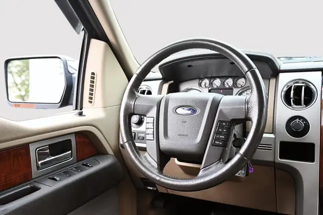 2010 Ford F-150 LARIAT + SUPERCREW + 4 X 4 + 81312 KM LARIAT SUP in Cars & Trucks in Longueuil / South Shore - Image 28