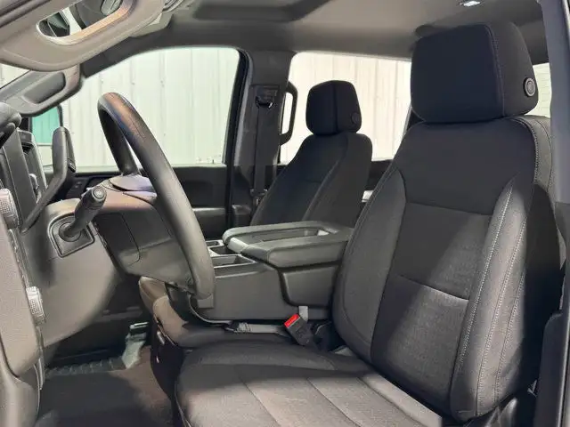 2024 Chevrolet Silverado 2500HD Custom- Blacked Out - Power Seat in Cars & Trucks in Barrie - Image 18