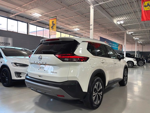 2021 Nissan Rogue SV AWD|360CAM|PANOROOF|ALLOYS|HEATEDSEATS|+++ in Cars & Trucks in City of Toronto - Image 4